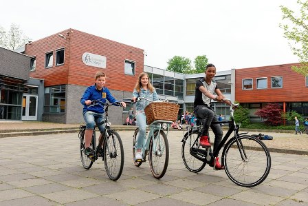 naar de brugklas naar de brugklas